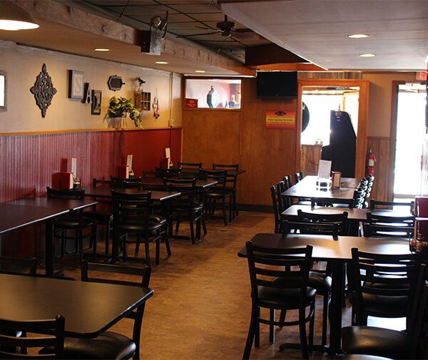 An image of the dining room in Sal's Pizza Place